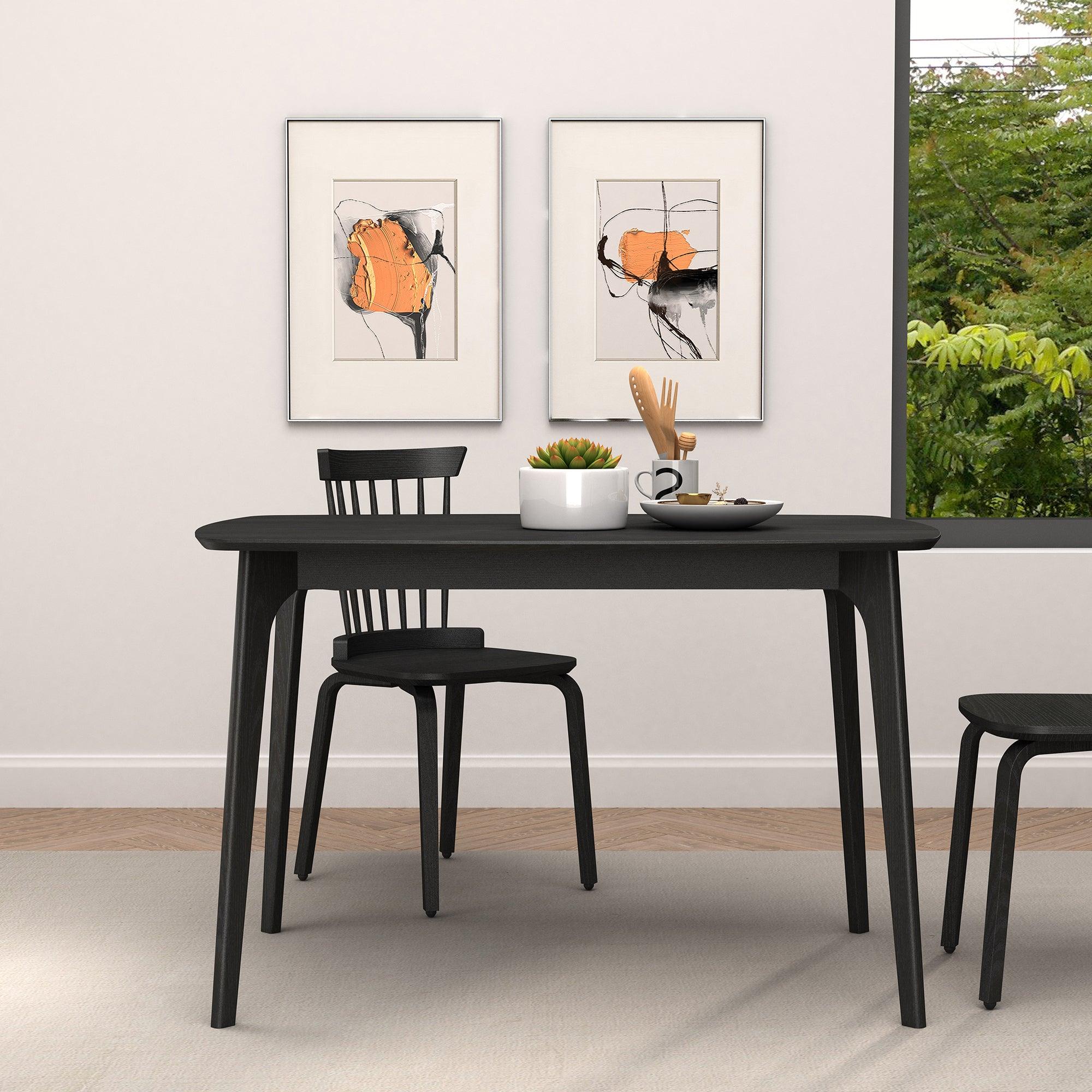 🆓🚛 Solid Wood Dining Table - Timeless Elegance for Your Dining Space