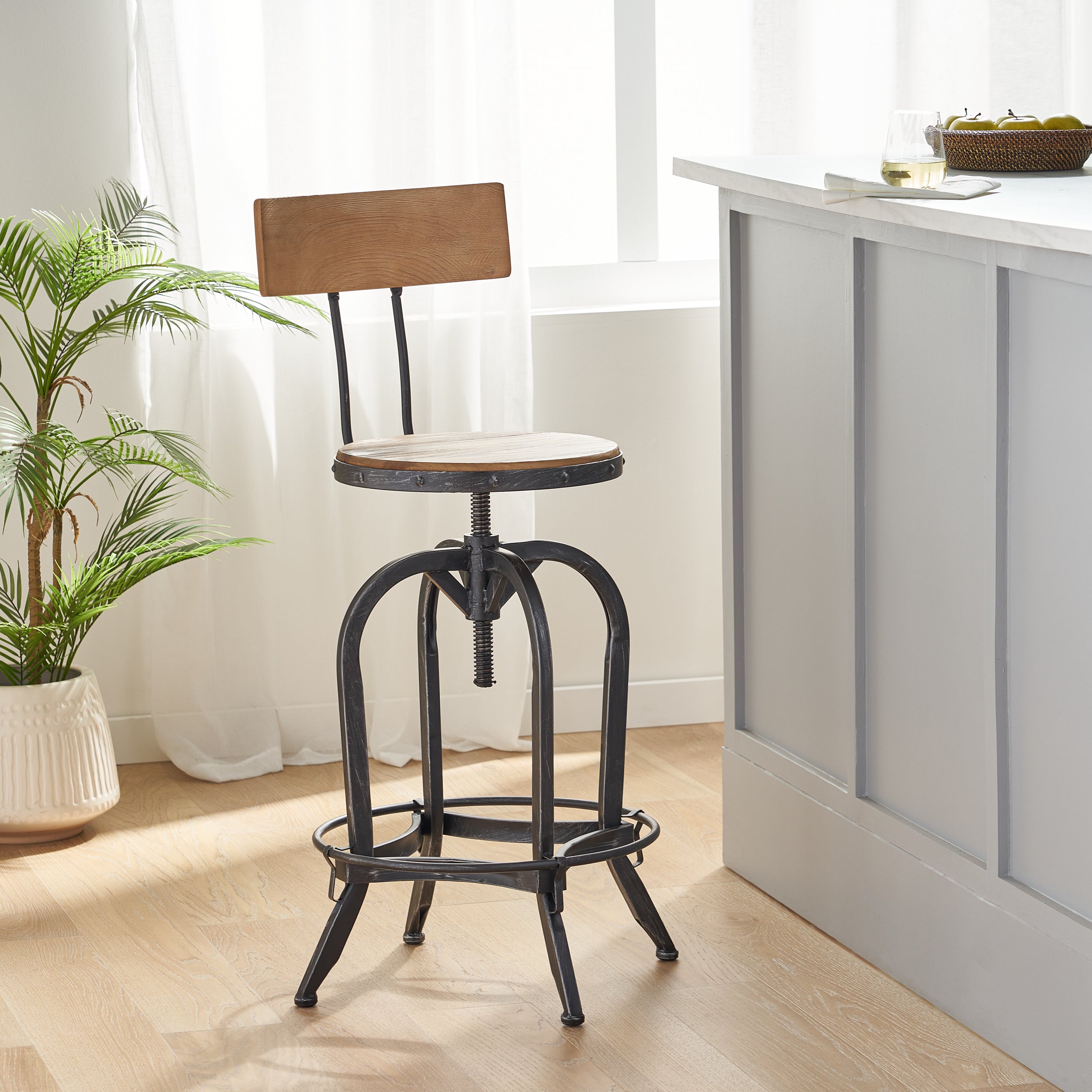 🆓🚛 Bar Stool With Fir Wood